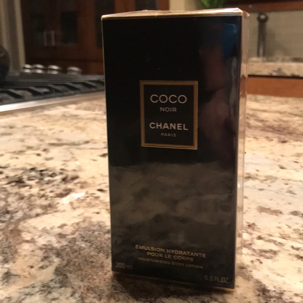 Coco Noir Chanel Paris Moisturizing Body Lotion